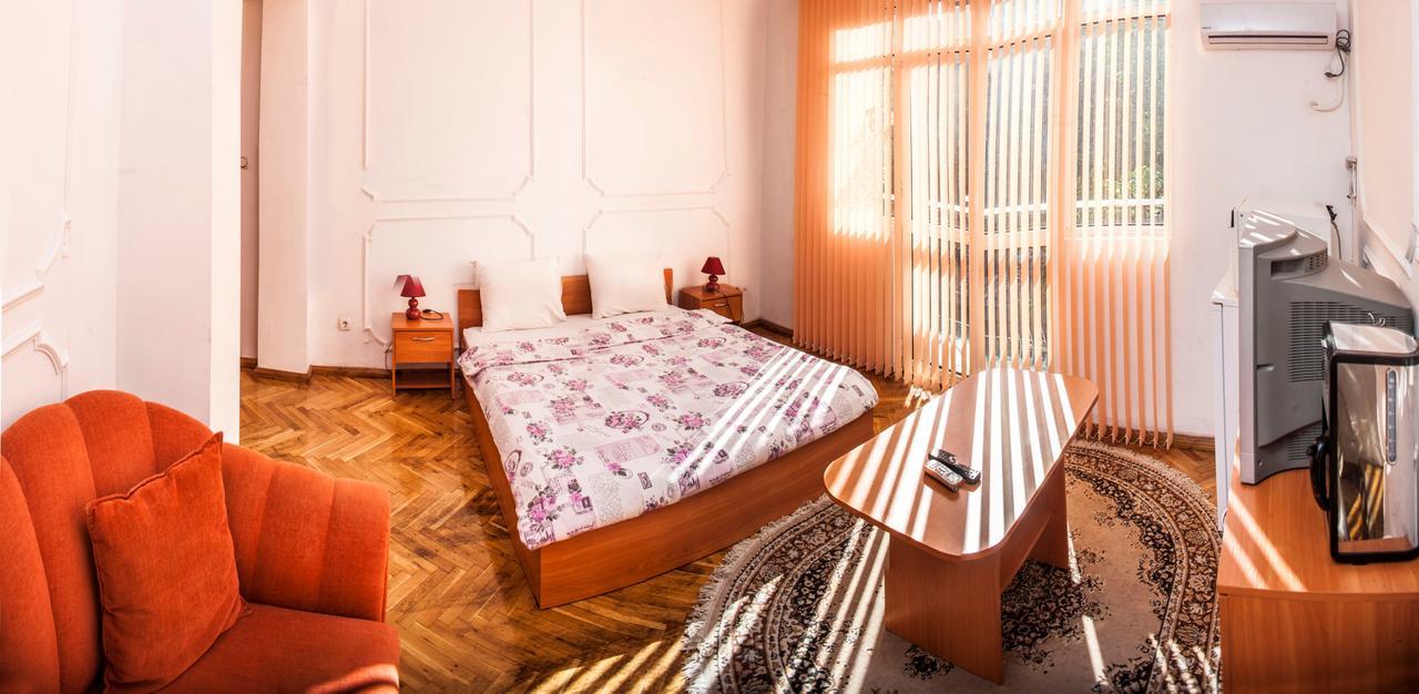 Central Guesthouse Five Corners Sofia Zewnętrze zdjęcie